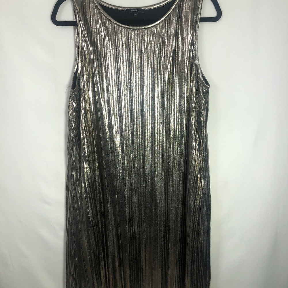 Women’s Silver Pleated Sleeveless Dress. Size Medium. RW & Co.